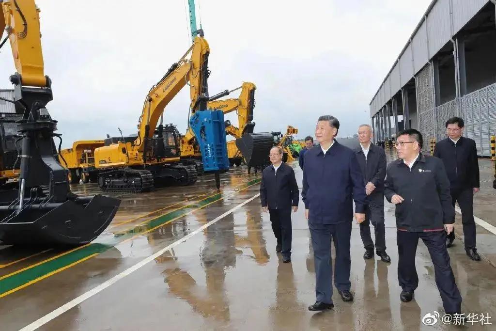 习总书记在考察柳工