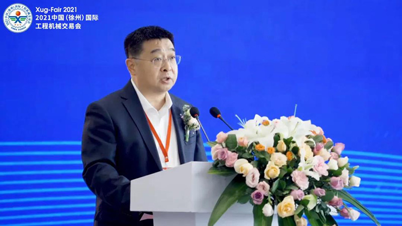 徐州市工程机械产业促进会会长、徐工集团总经理杨东升先生致欢迎词